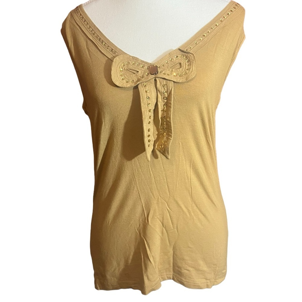 NWT bejeweled tank top. So cute with embellishments large perfect condition